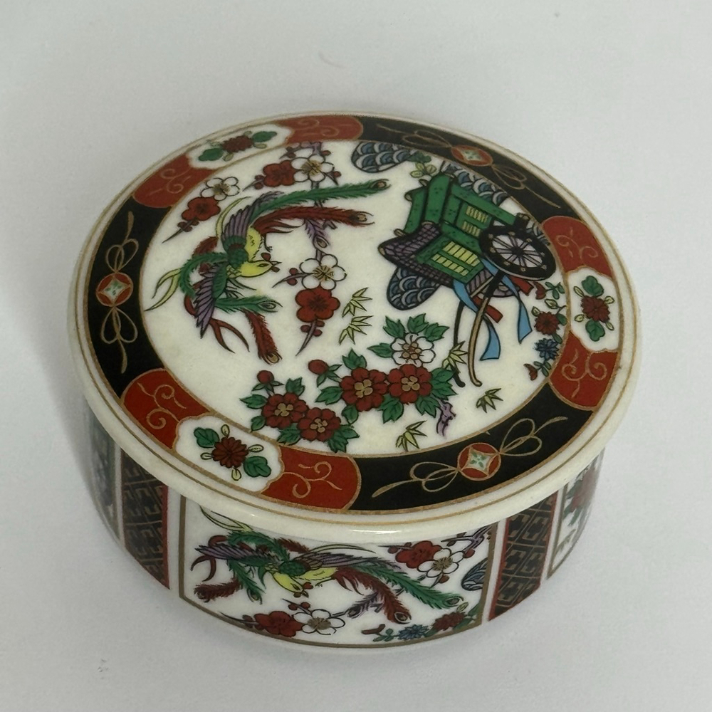 Vintage Imari Ware Lidded Trinket Dish (23) Flowers & Rickshaw